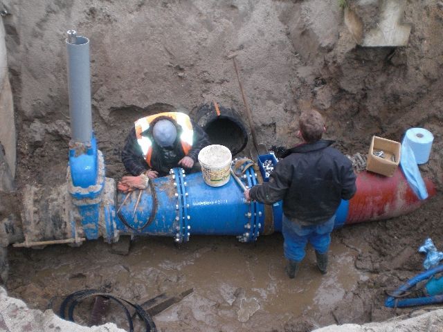Verleggen persleiding Elst