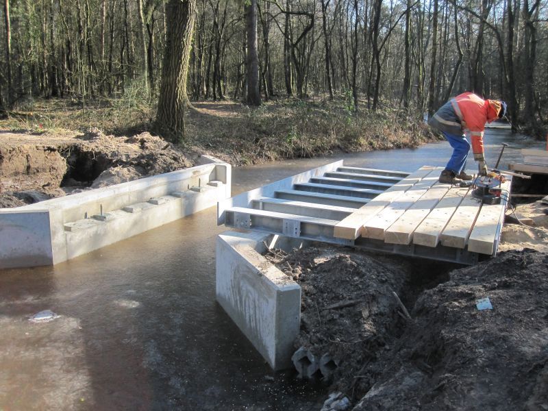 Groot onderhoud 23 bruggen, vervangen 5 bruggen